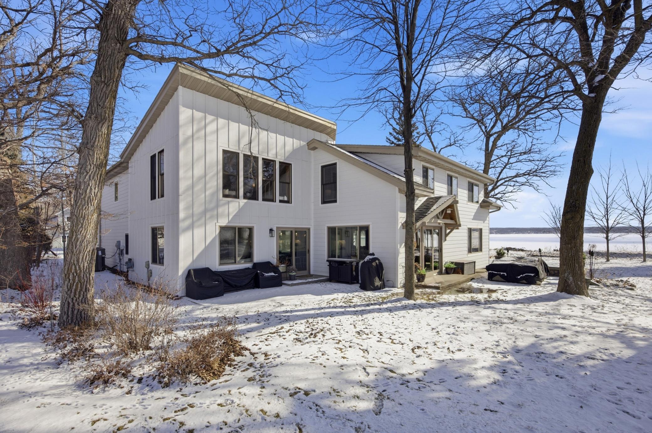611 N Shore Drive, Detroit Lakes MN 56501 - Photo 2 of 33