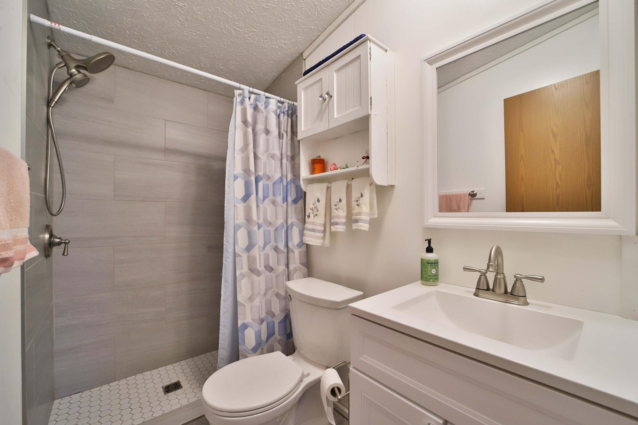 2001 single family home for sale at 2188 E Five Point Lake Drive NW in Hackensack, MN — 3 bed, 2 bath (photo 12 of 24)