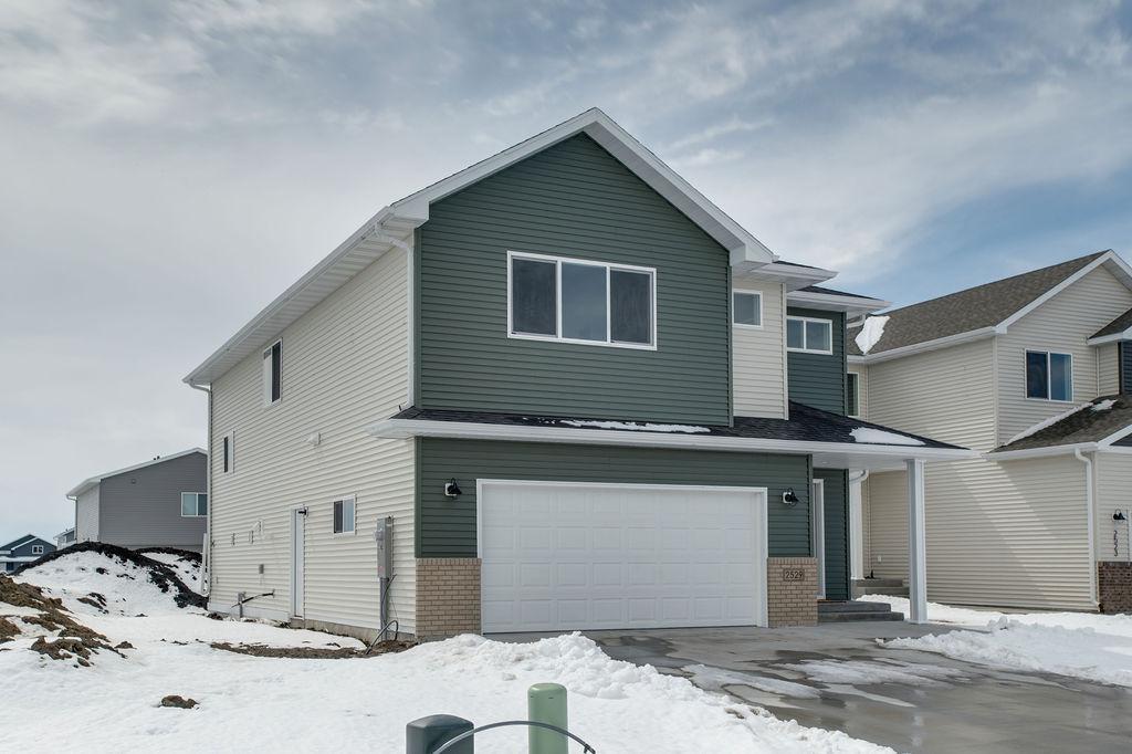 2529 36th Avenue S, Moorhead MN 56560 - Photo 3 of 50