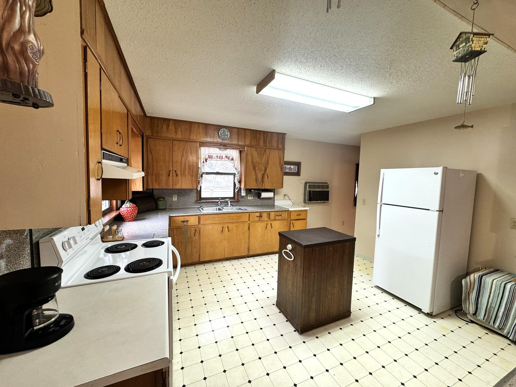 115 1st Street SE, Akeley MN 56433 - Photo 4 of 22