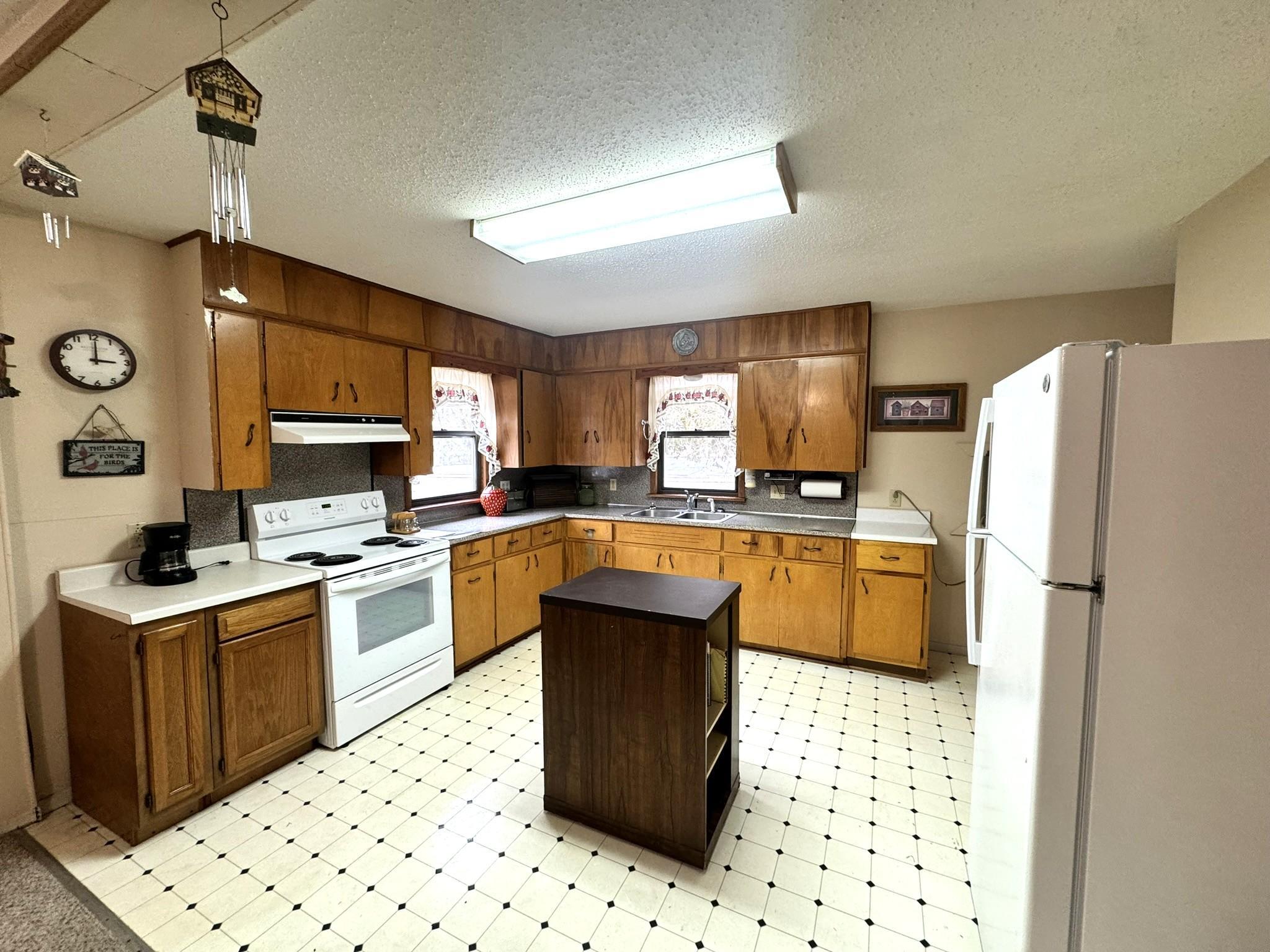 115 1st Street SE, Akeley MN 56433 - Photo 5 of 22