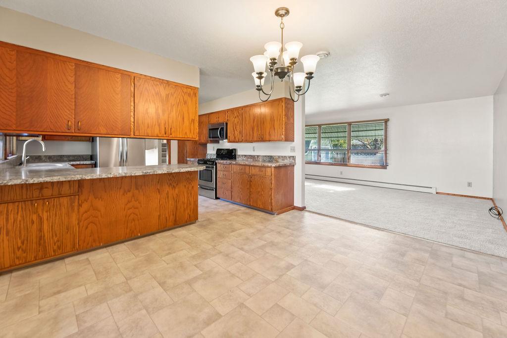 2807 Edgewood Drive N, Fargo ND 58102 - Photo 10 of 50