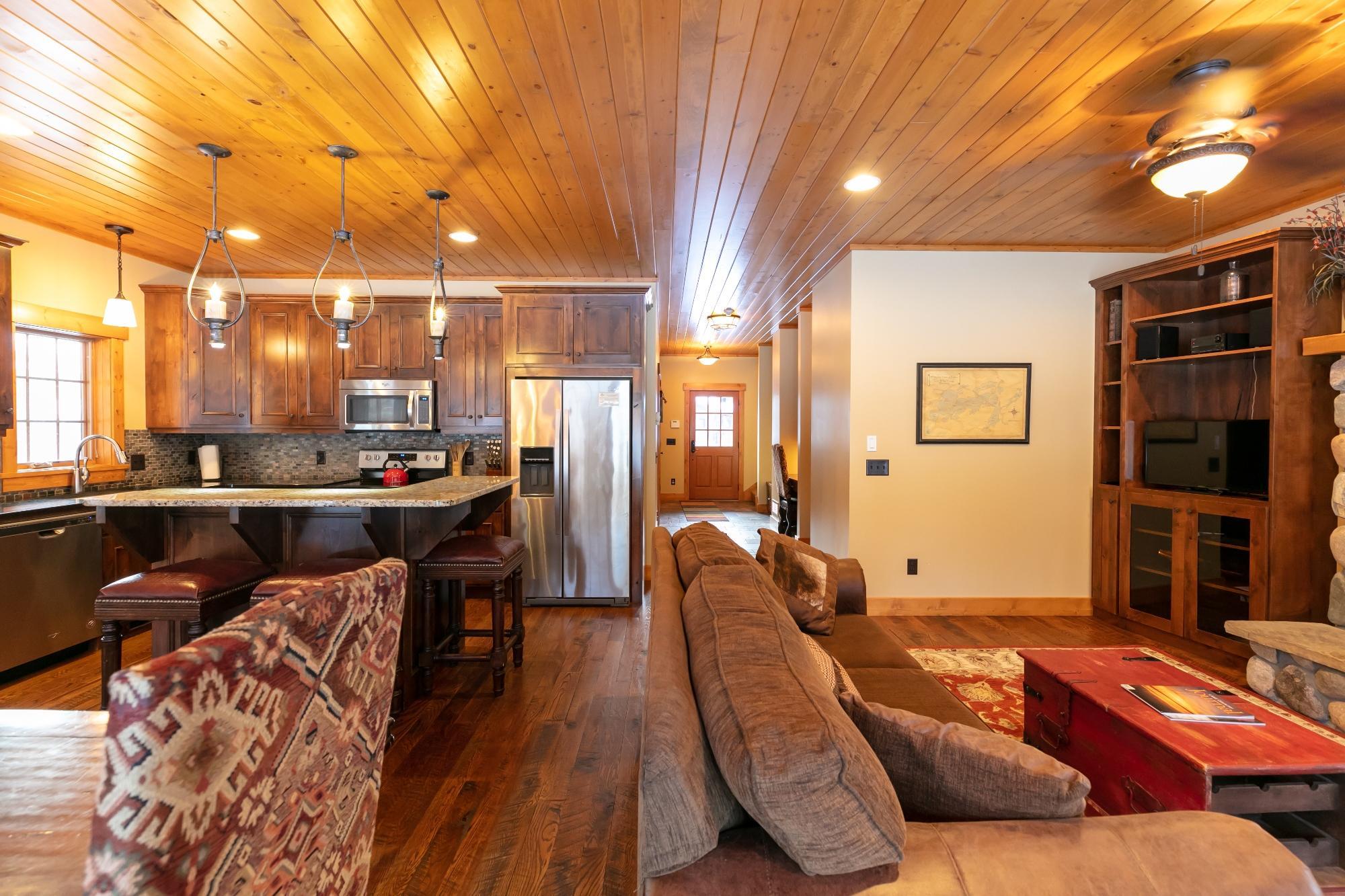 2014 single family home for sale at 11472 Lynn Boyd Way in Crosslake, MN — 4 bed, 4 bath (photo 2 of 48)