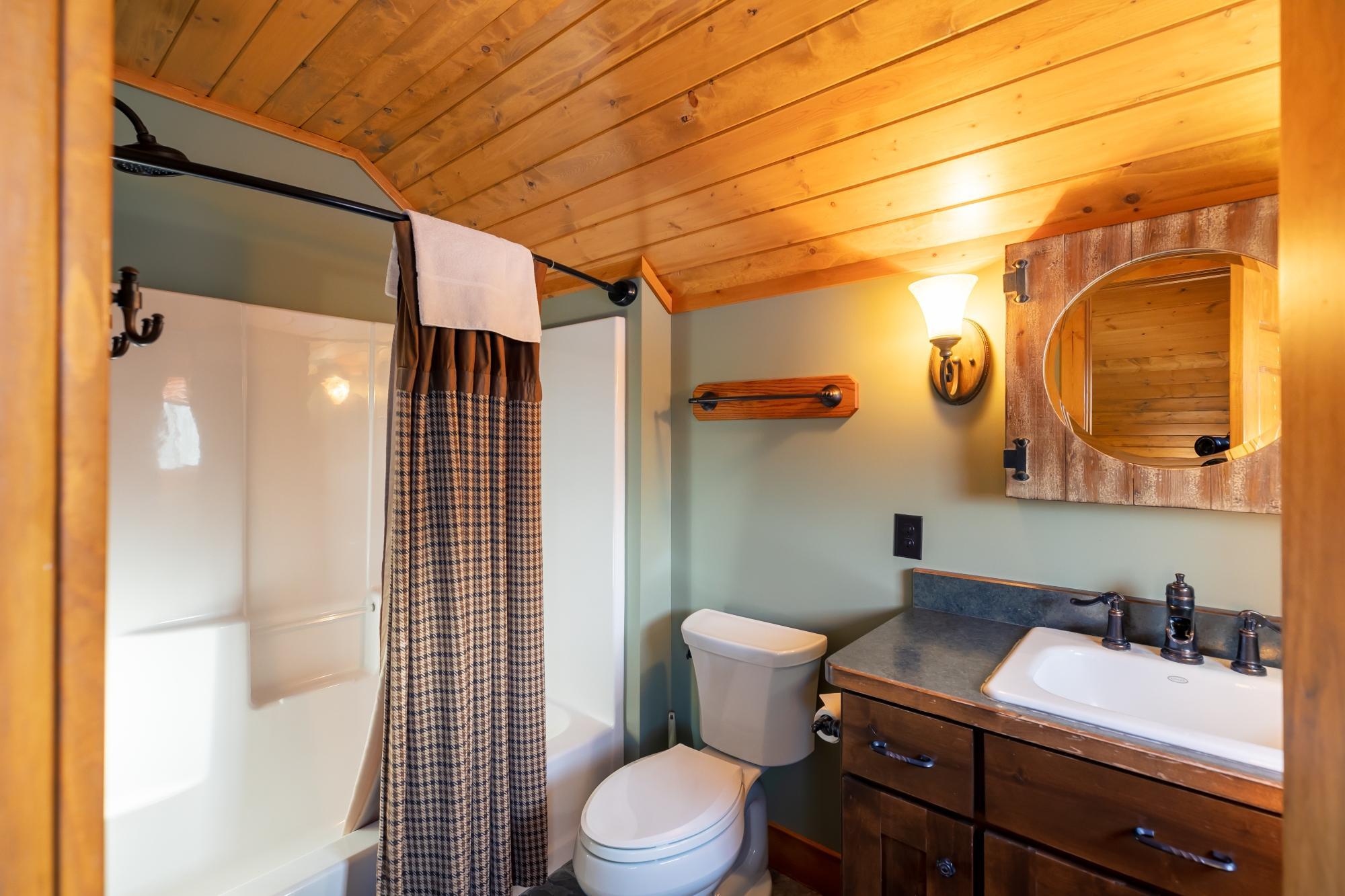 2014 single family home for sale at 11472 Lynn Boyd Way in Crosslake, MN — 4 bed, 4 bath (photo 14 of 48)