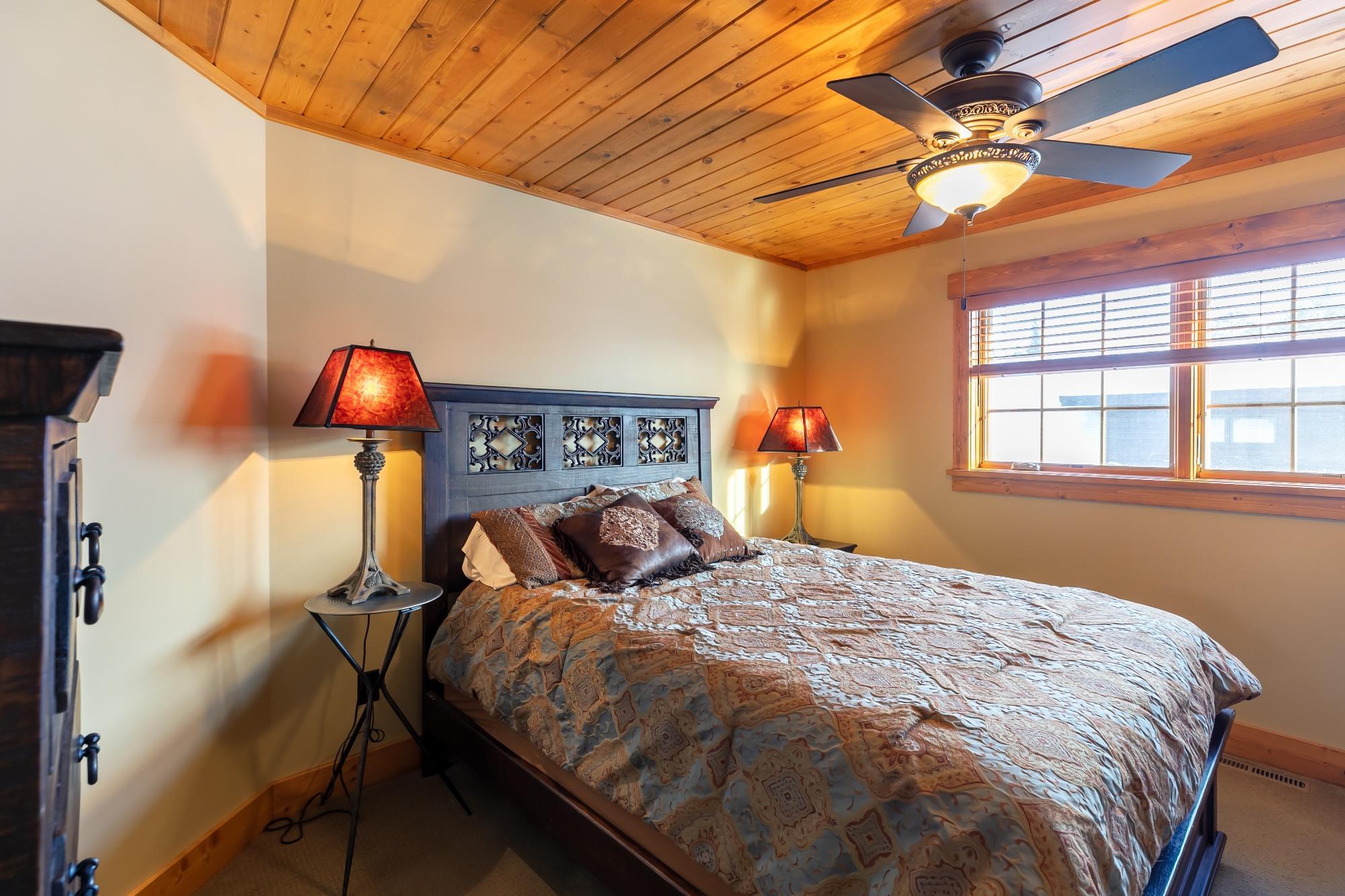 2014 single family home for sale at 11472 Lynn Boyd Way in Crosslake, MN — 4 bed, 4 bath (photo 15 of 48)
