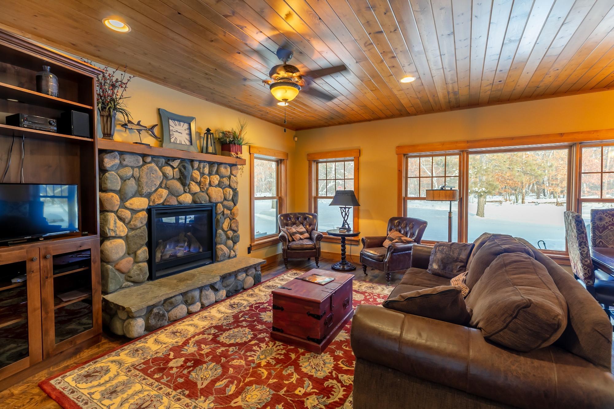 2014 single family home for sale at 11472 Lynn Boyd Way in Crosslake, MN — 4 bed, 4 bath (photo 3 of 48)