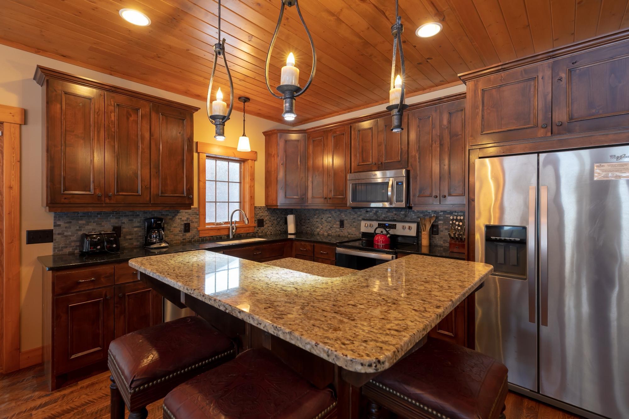 2014 single family home for sale at 11472 Lynn Boyd Way in Crosslake, MN — 4 bed, 4 bath (photo 4 of 48)