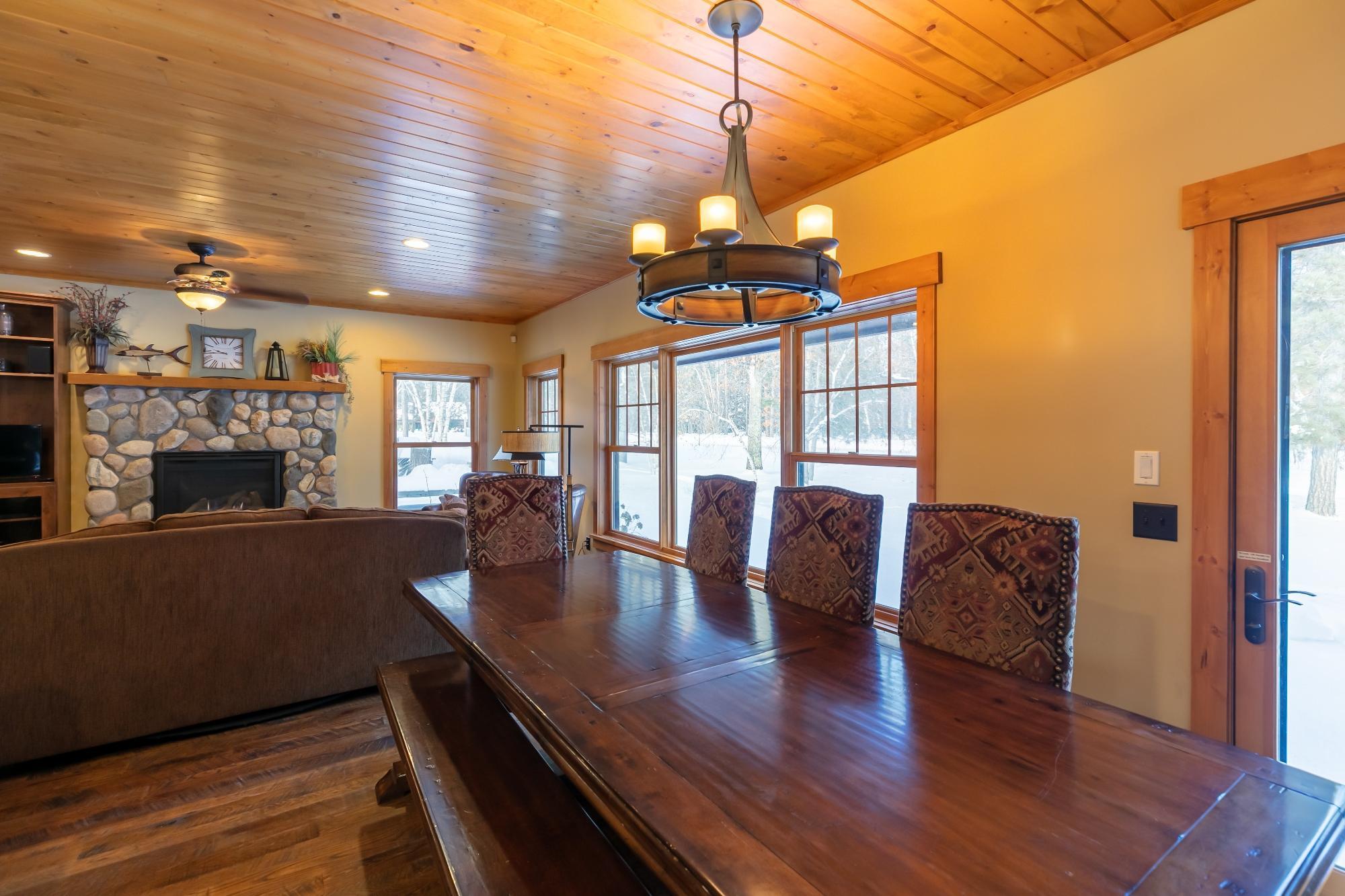 2014 single family home for sale at 11472 Lynn Boyd Way in Crosslake, MN — 4 bed, 4 bath (photo 6 of 48)