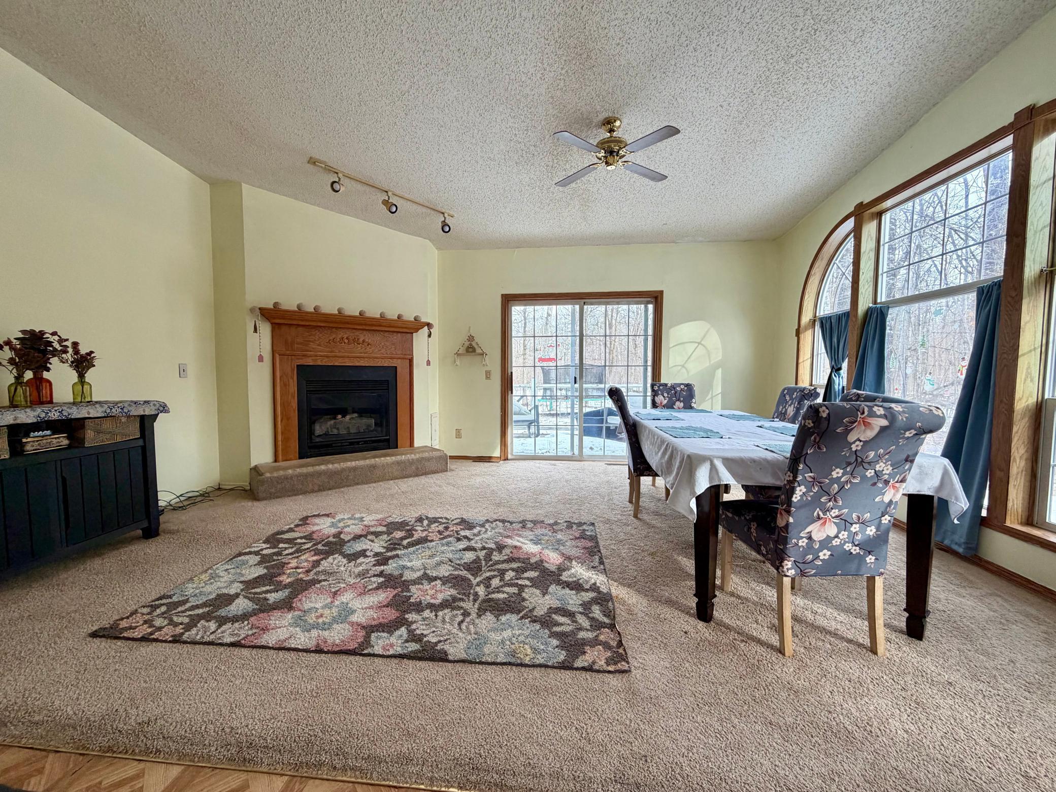 2002 single family home for sale at 3911 Alder Street NE in Bemidji, MN — 4 bed, 2 bath (photo 8 of 12)