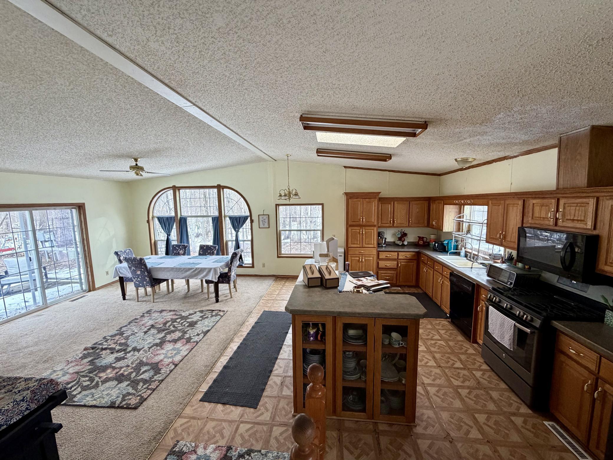 2002 single family home for sale at 3911 Alder Street NE in Bemidji, MN — 4 bed, 2 bath (photo 2 of 12)