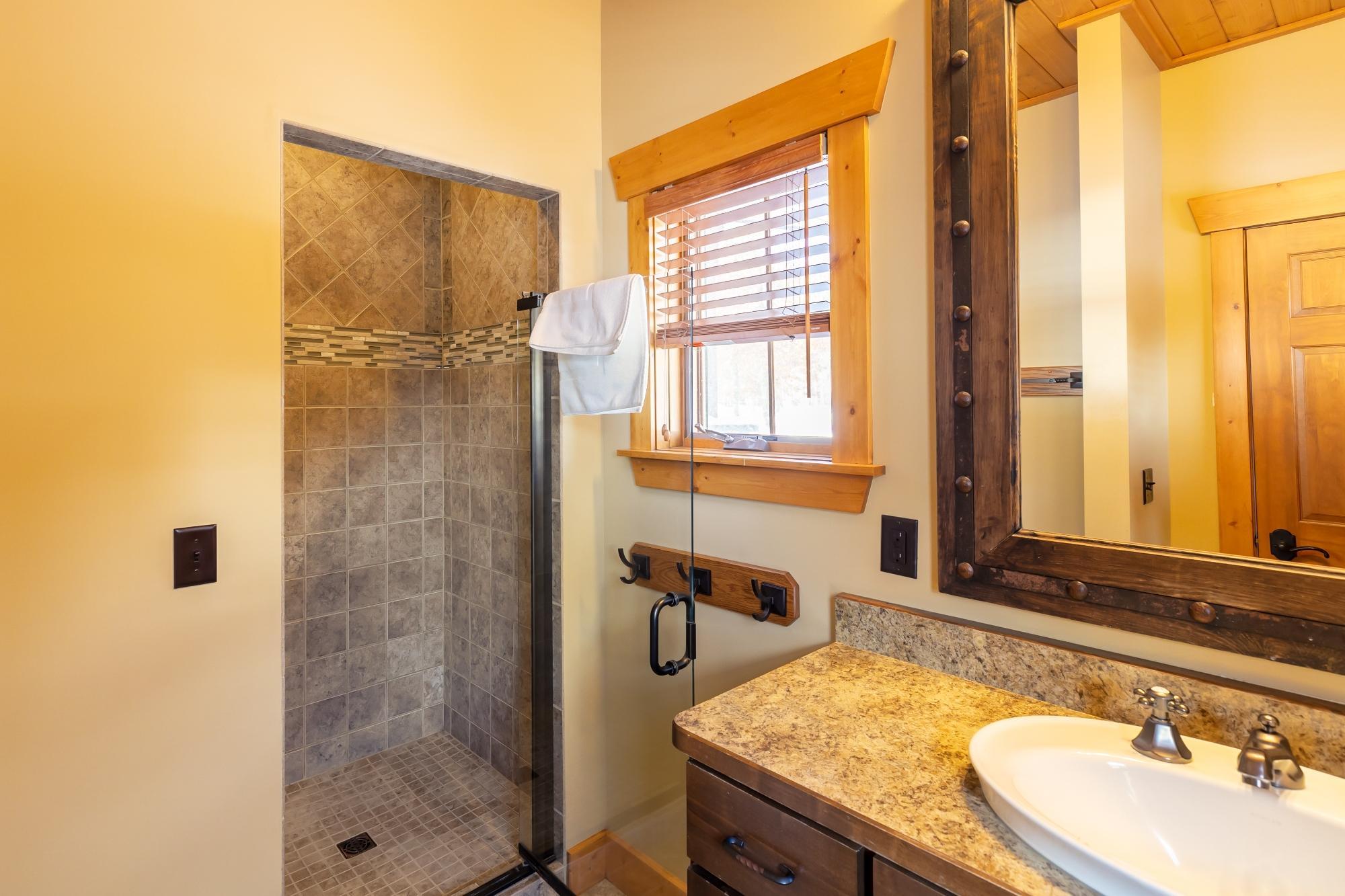 2011 single family home for sale at 11447 Lynn Boyd Way in Crosslake, MN — 4 bed, 4 bath (photo 12 of 50)