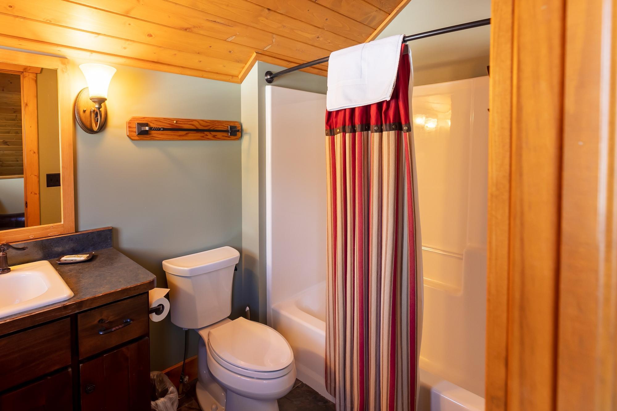 2011 single family home for sale at 11447 Lynn Boyd Way in Crosslake, MN — 4 bed, 4 bath (photo 16 of 50)