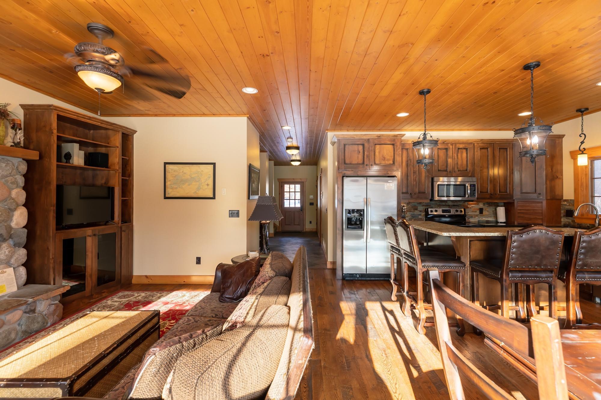 2011 single family home for sale at 11447 Lynn Boyd Way in Crosslake, MN — 4 bed, 4 bath (photo 3 of 50)