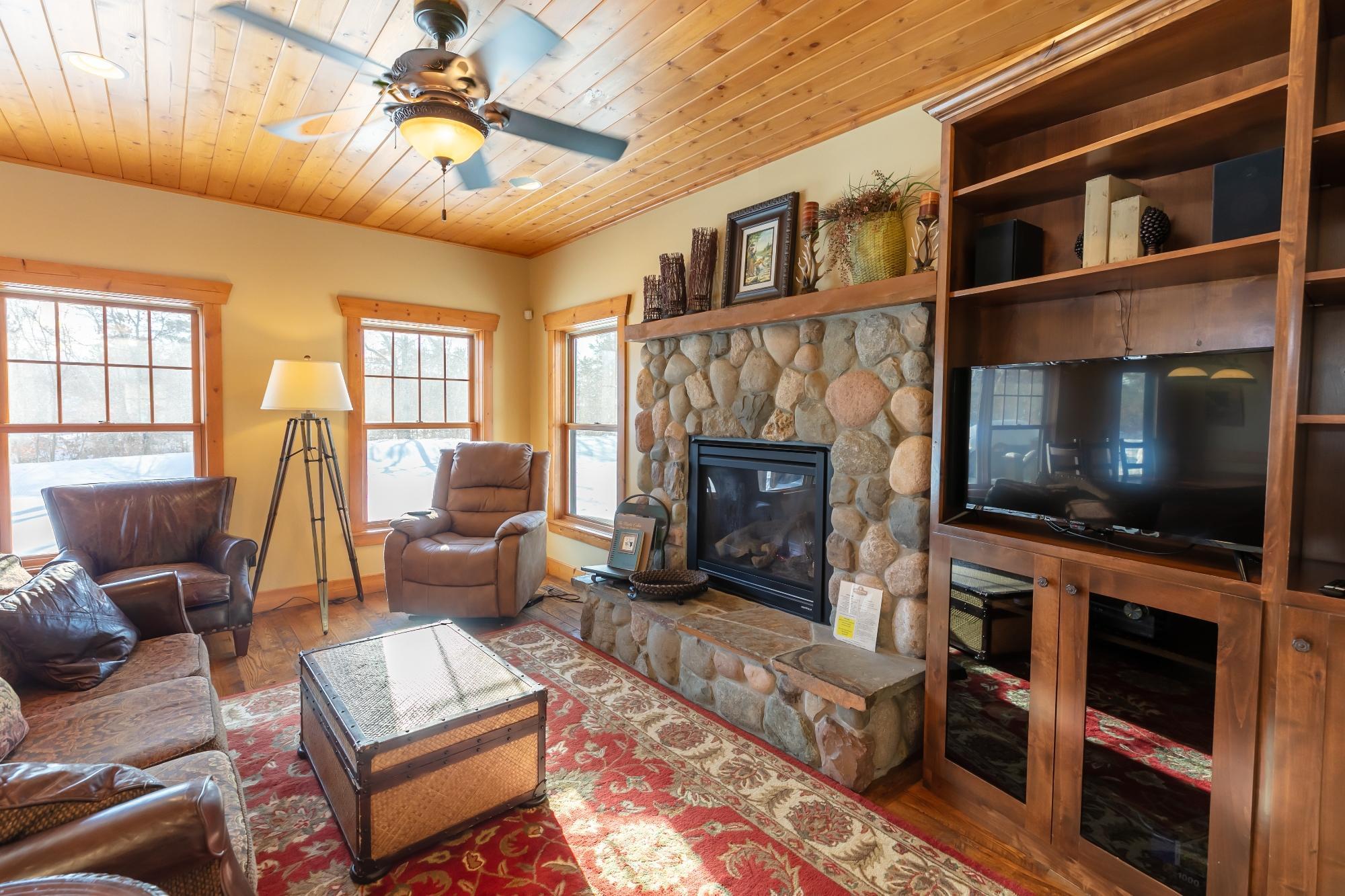 2011 single family home for sale at 11447 Lynn Boyd Way in Crosslake, MN — 4 bed, 4 bath (photo 7 of 50)