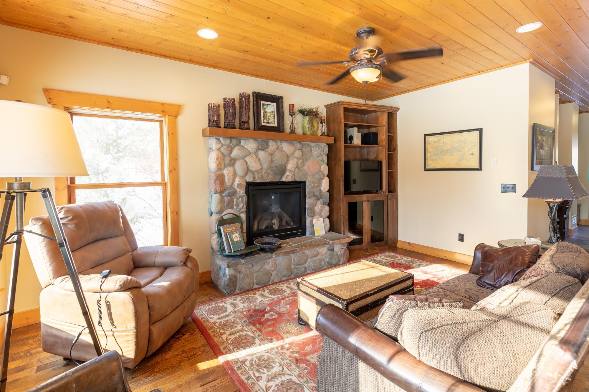 2011 single family home for sale at 11447 Lynn Boyd Way in Crosslake, MN — 4 bed, 4 bath (photo 8 of 50)