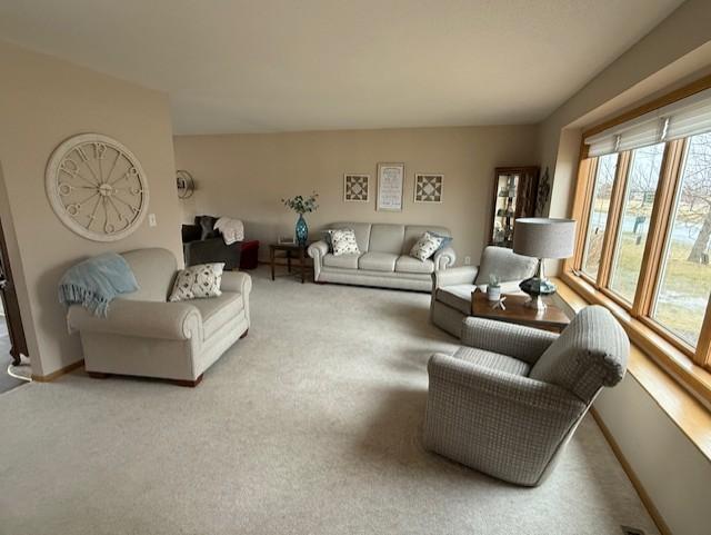 1998 single family home for sale at 305 15th Street N in Breckenridge, MN — 3 bed, 3 bath (photo 3 of 29)