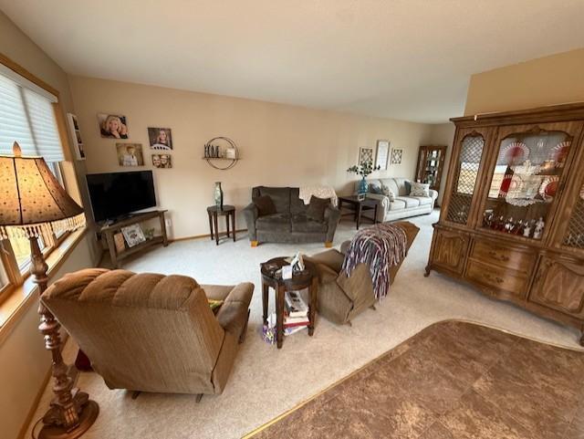 1998 single family home for sale at 305 15th Street N in Breckenridge, MN — 3 bed, 3 bath (photo 6 of 29)