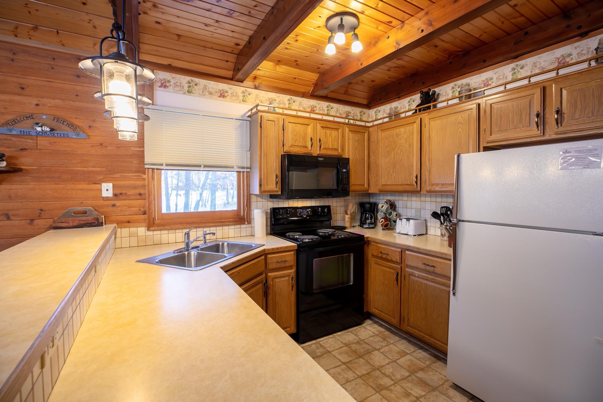 1988 single family home for sale at 11515 Camelia in Crosslake, MN — 3 bed, 2 bath (photo 6 of 30)
