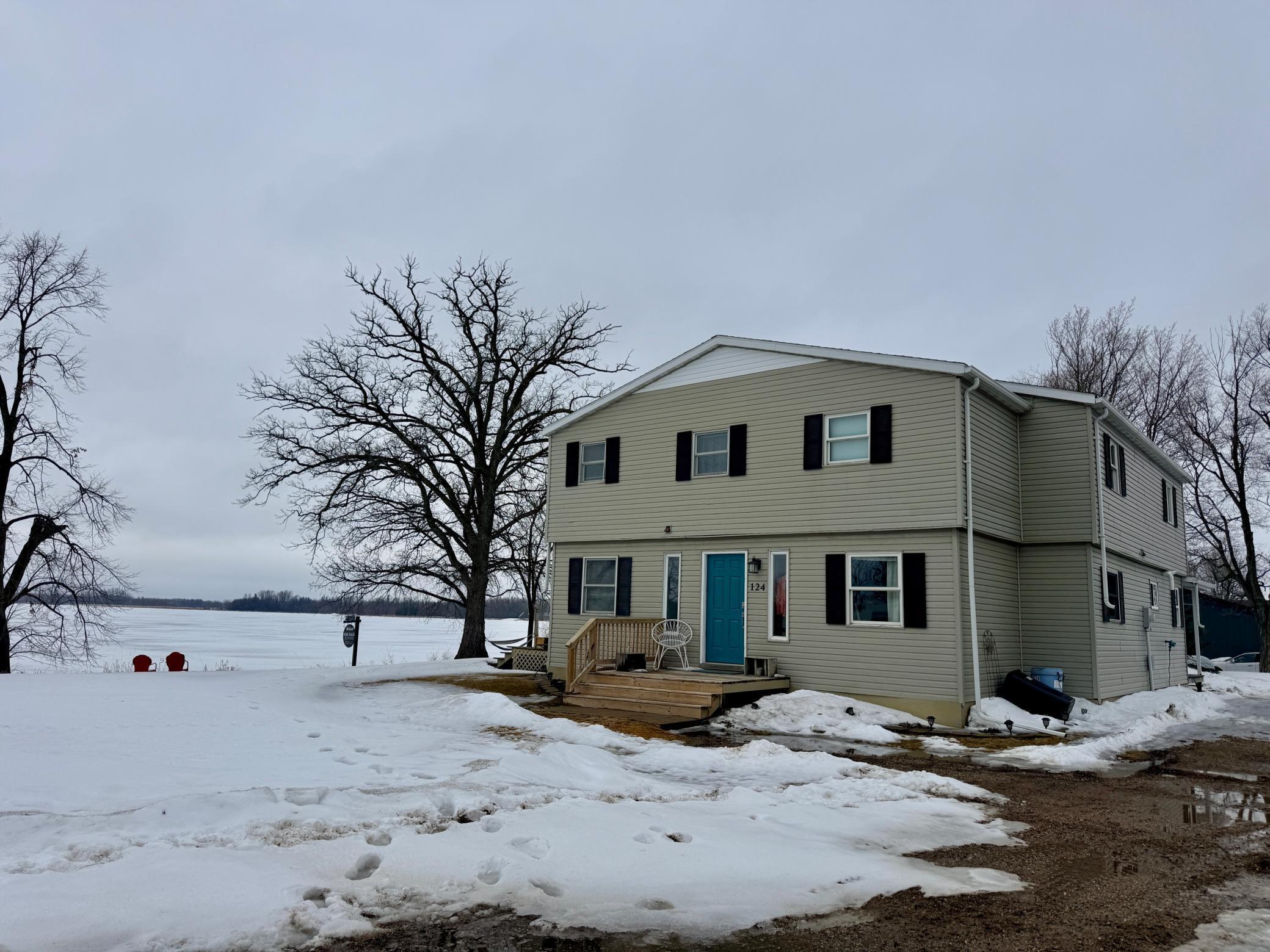 1950 single family home for sale at 124 Park Street in Erskine, MN — 6 bed, 3 bath (photo 3 of 70)