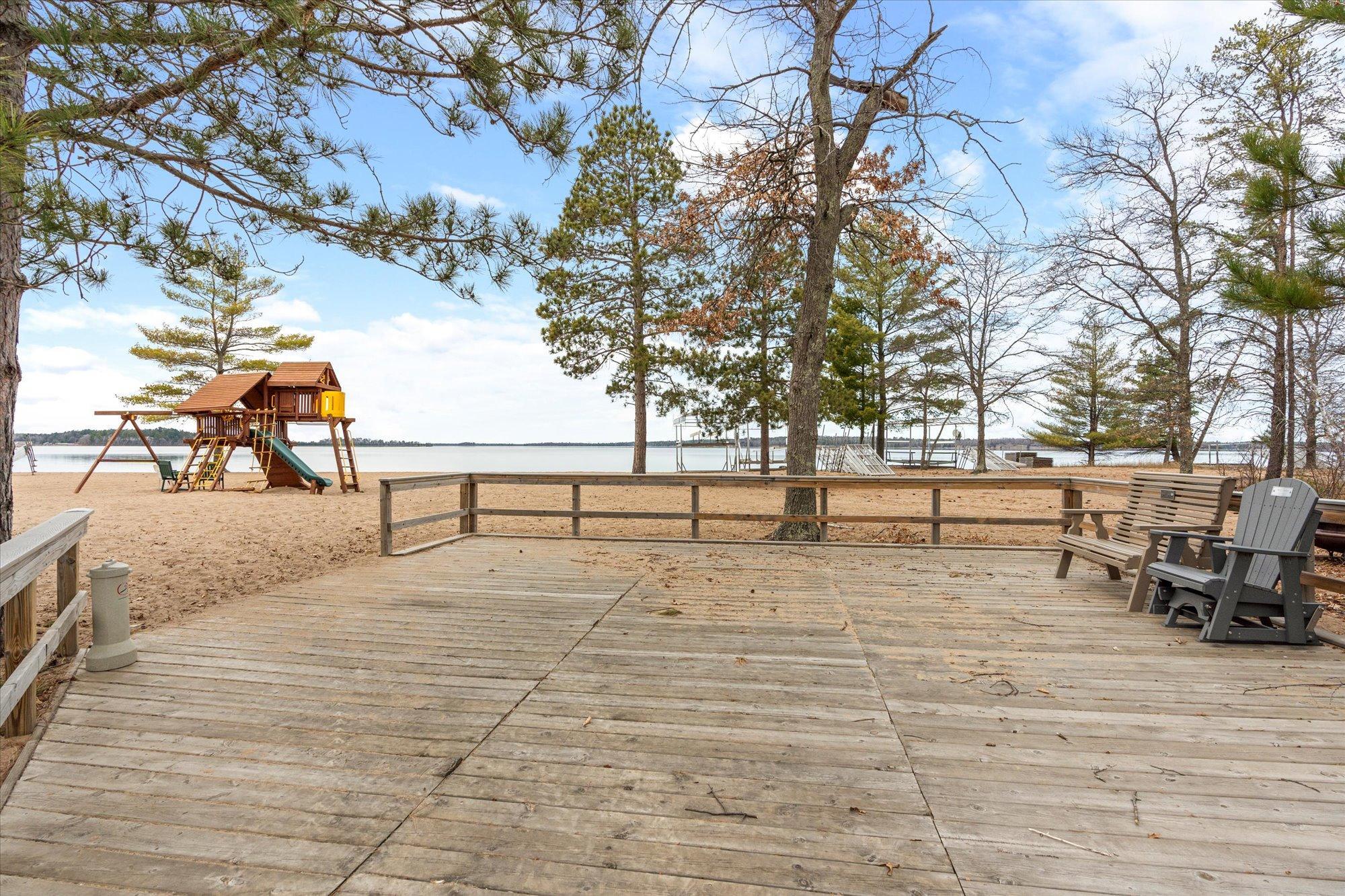 1994 single family home for sale at 11572 Harbor Lane in Crosslake, MN — 5 bed, 3 bath (photo 33 of 41)