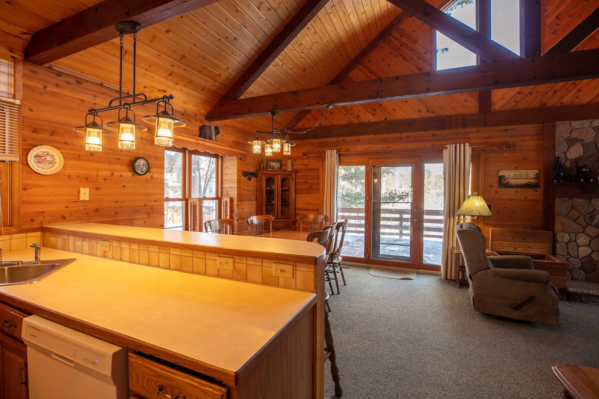 1994 single family home for sale at 11572 Harbor Lane in Crosslake, MN — 5 bed, 3 bath (photo 6 of 41)