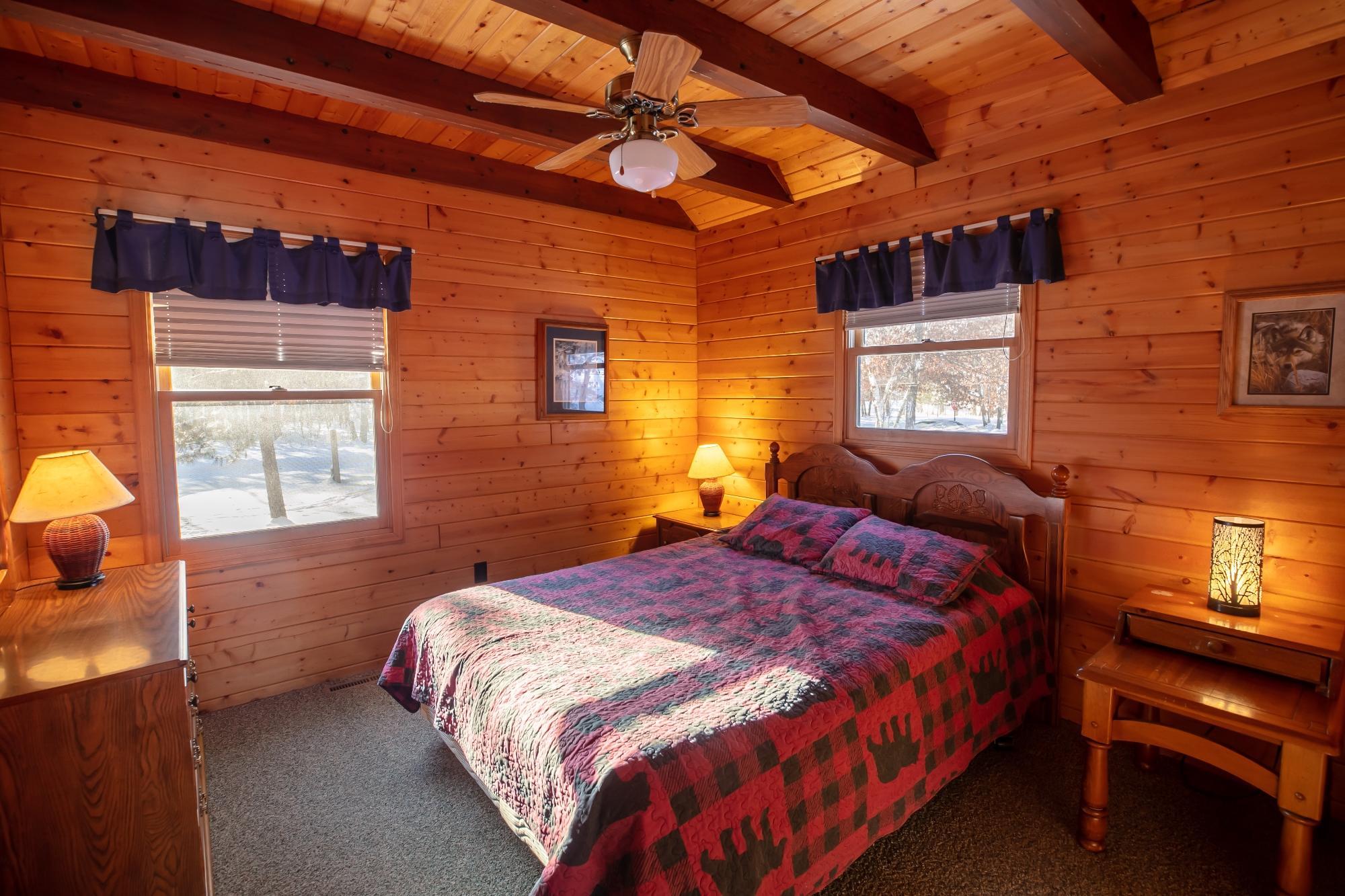 1994 single family home for sale at 11572 Harbor Lane in Crosslake, MN — 5 bed, 3 bath (photo 7 of 41)