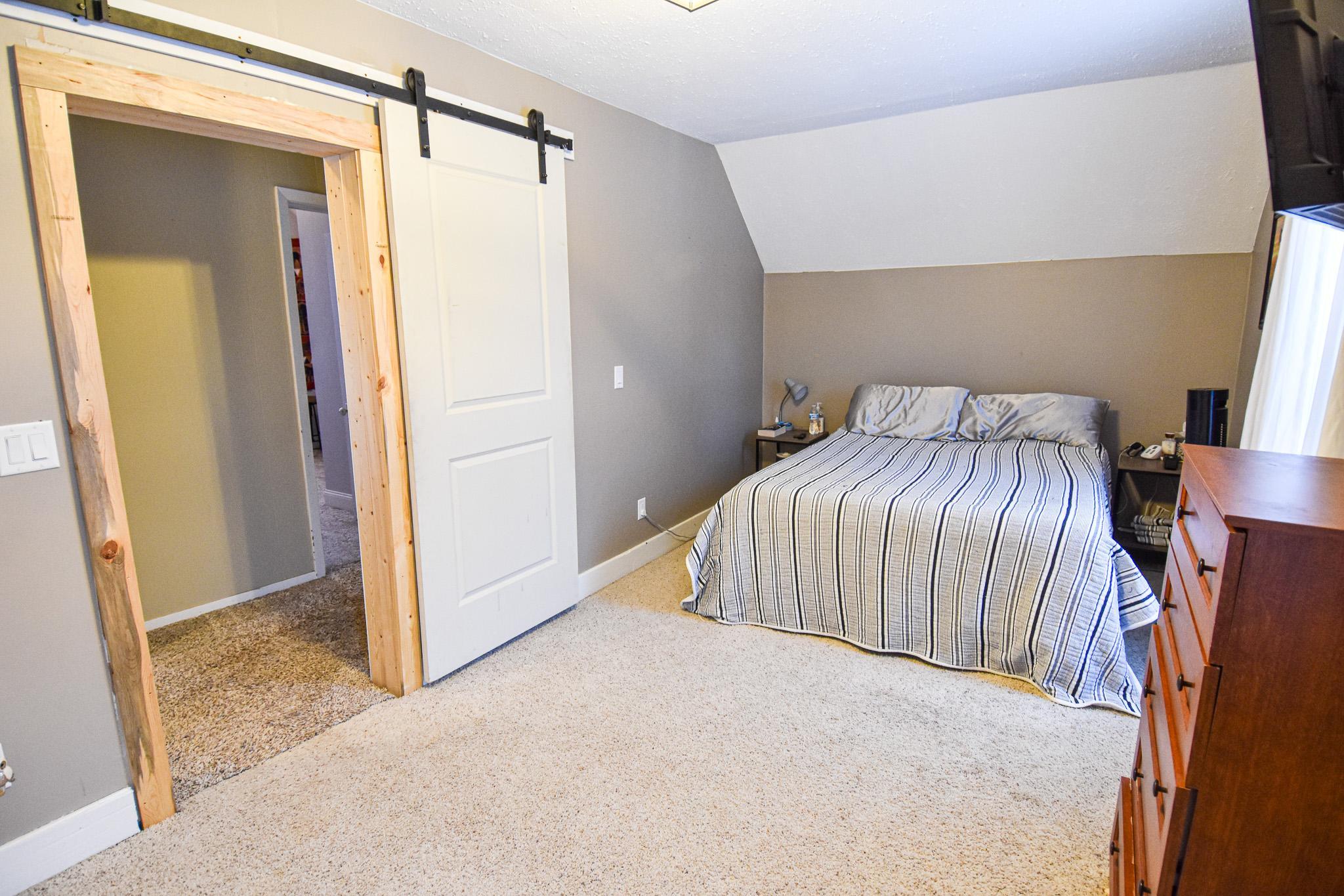 1905 single family home for sale at 720 Arnold Avenue N in Thief River Falls, MN — 3 bed, 2 bath (photo 22 of 35)
