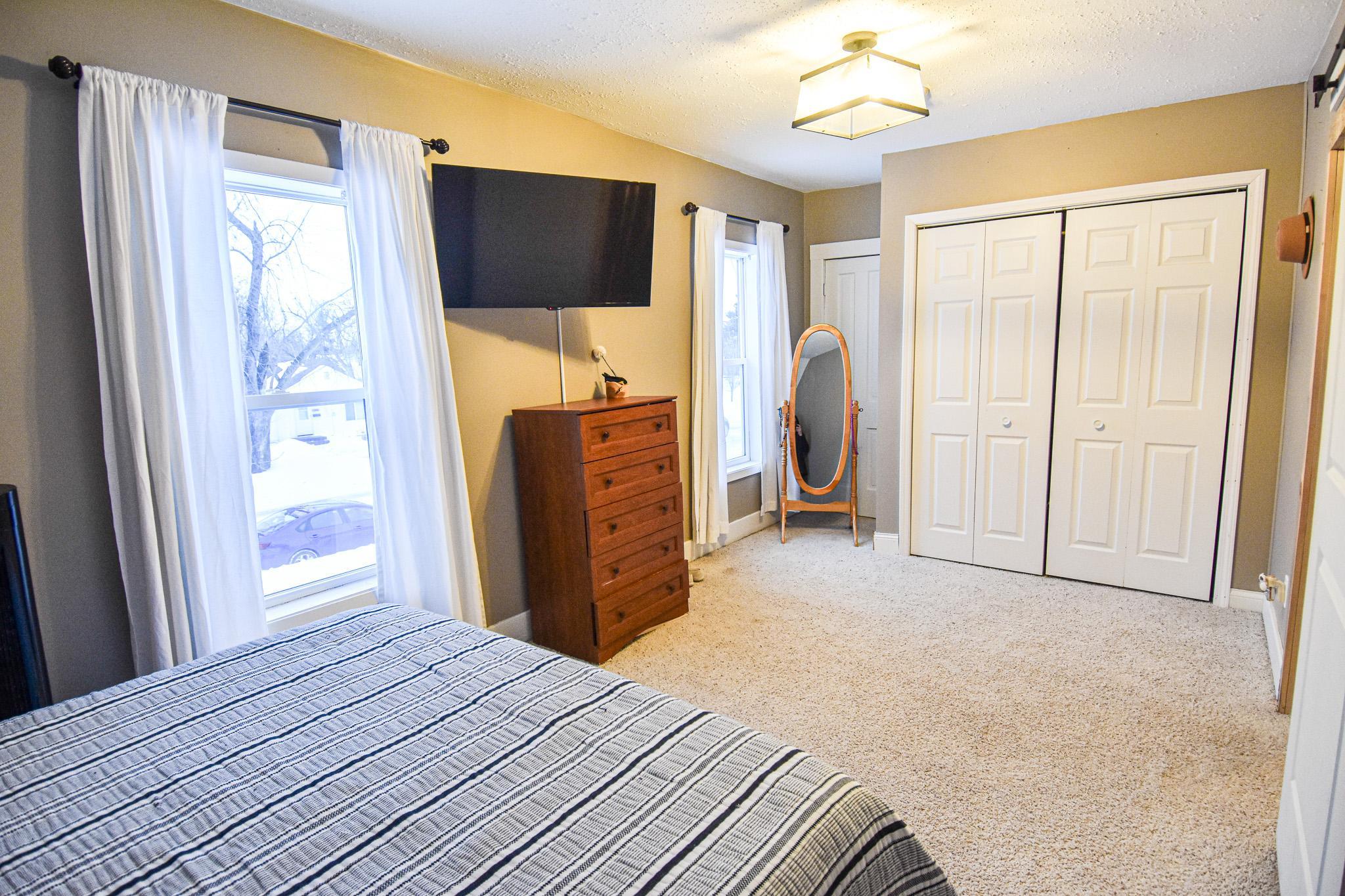 1905 single family home for sale at 720 Arnold Avenue N in Thief River Falls, MN — 3 bed, 2 bath (photo 23 of 35)