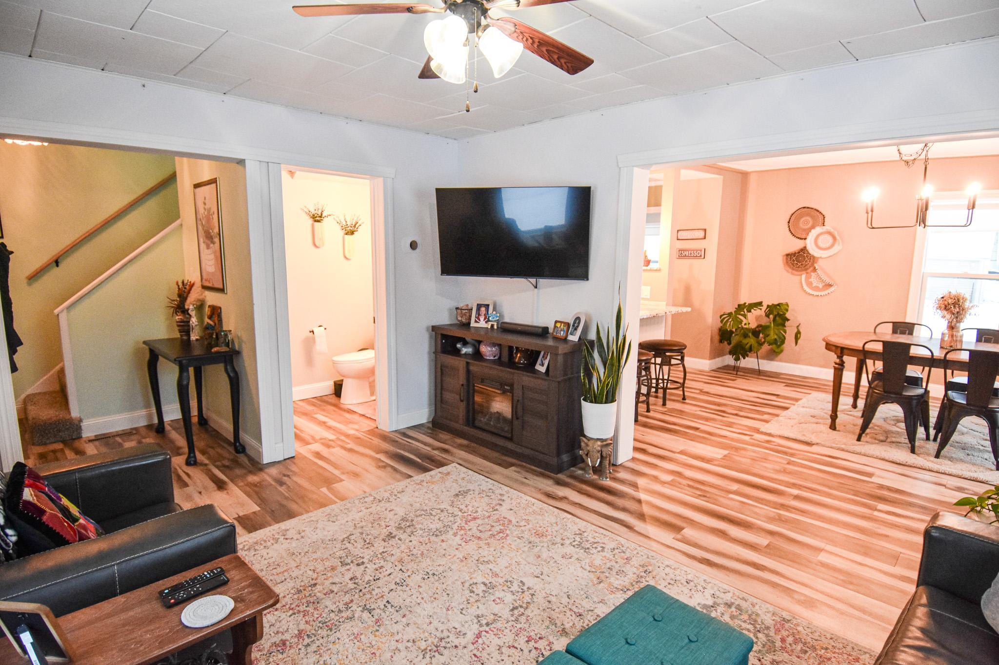 1905 single family home for sale at 720 Arnold Avenue N in Thief River Falls, MN — 3 bed, 2 bath (photo 7 of 35)