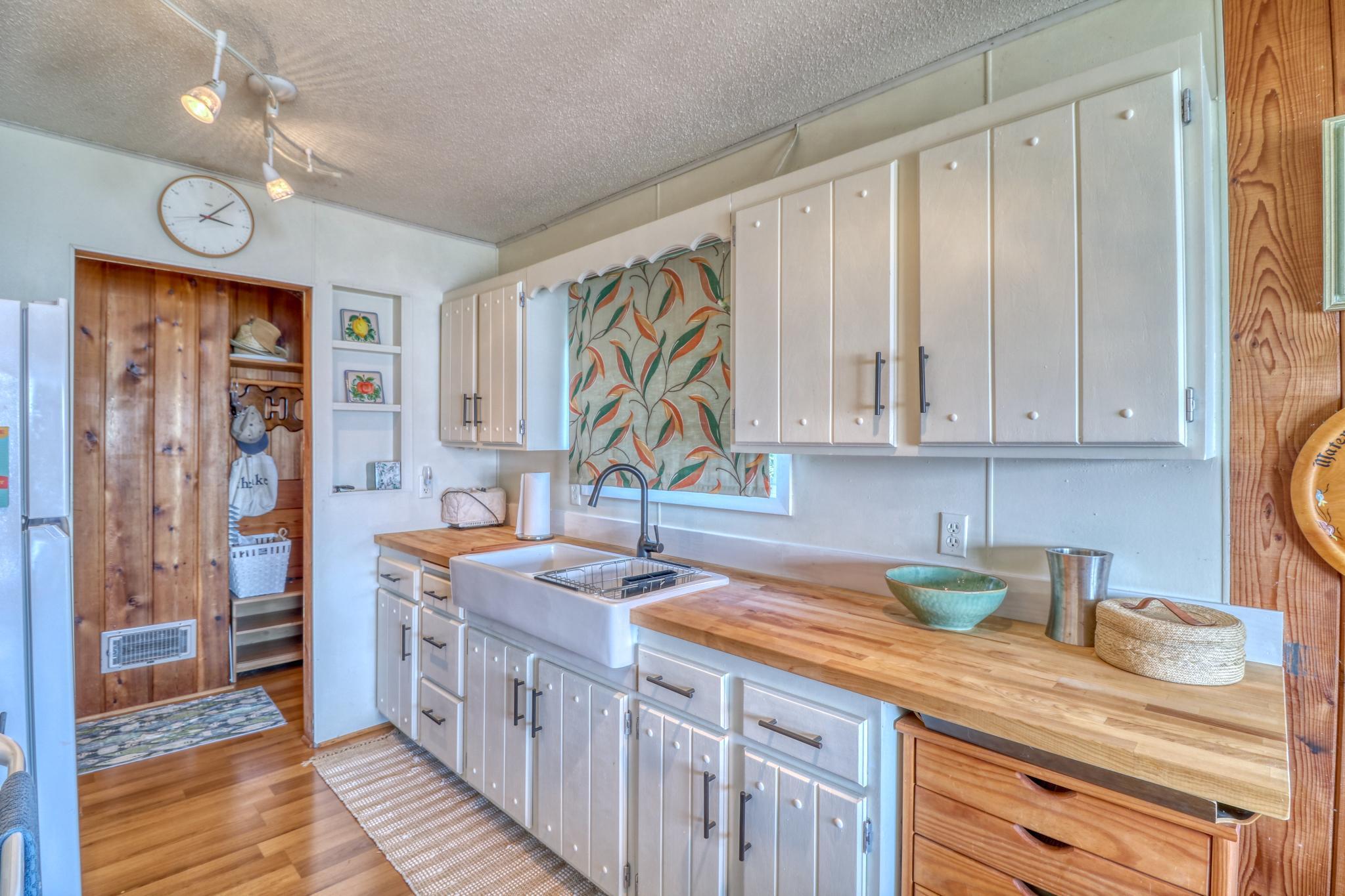 1936 single family home for sale at 51256 County Highway 9 in Pelican Rapids, MN — 3 bed, 1 bath (photo 12 of 41)
