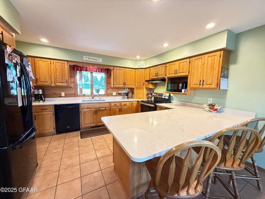 1995 single family home for sale at 17021 470th Street in Pelican Rapids, MN — 3 bed, 2 bath (photo 12 of 63)