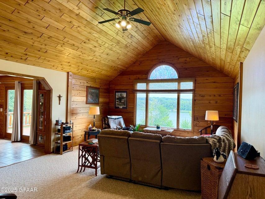 1995 single family home for sale at 17021 470th Street in Pelican Rapids, MN — 3 bed, 2 bath (photo 19 of 63)
