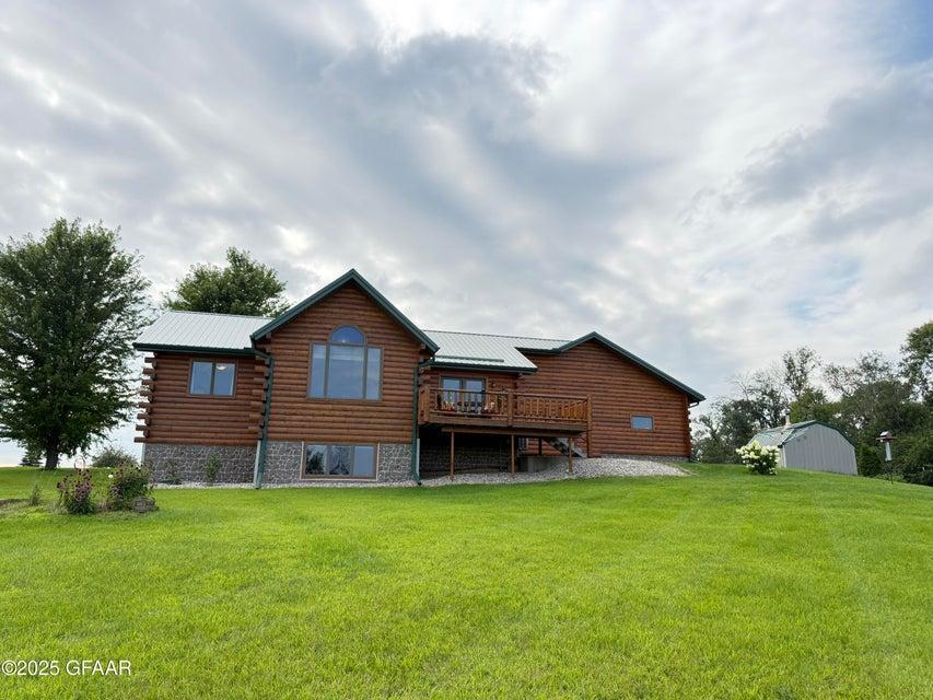 1995 single family home for sale at 17021 470th Street in Pelican Rapids, MN — 3 bed, 2 bath (photo 4 of 63)
