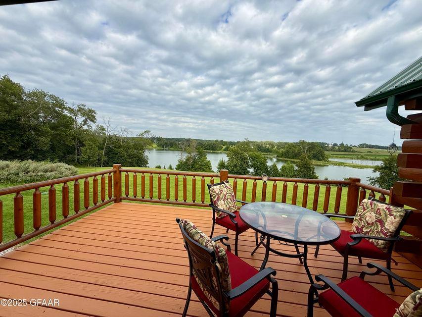 1995 single family home for sale at 17021 470th Street in Pelican Rapids, MN — 3 bed, 2 bath (photo 38 of 63)