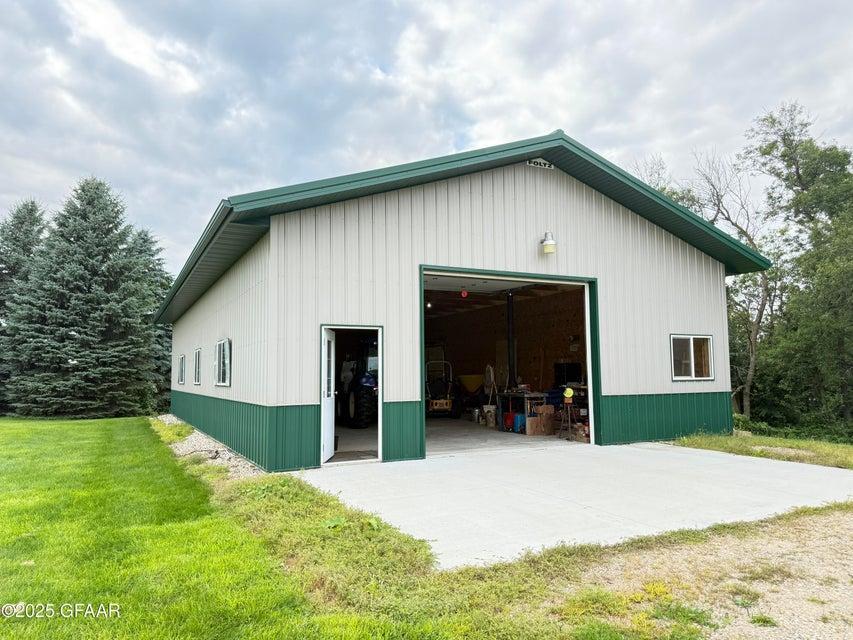 1995 single family home for sale at 17021 470th Street in Pelican Rapids, MN — 3 bed, 2 bath (photo 5 of 63)