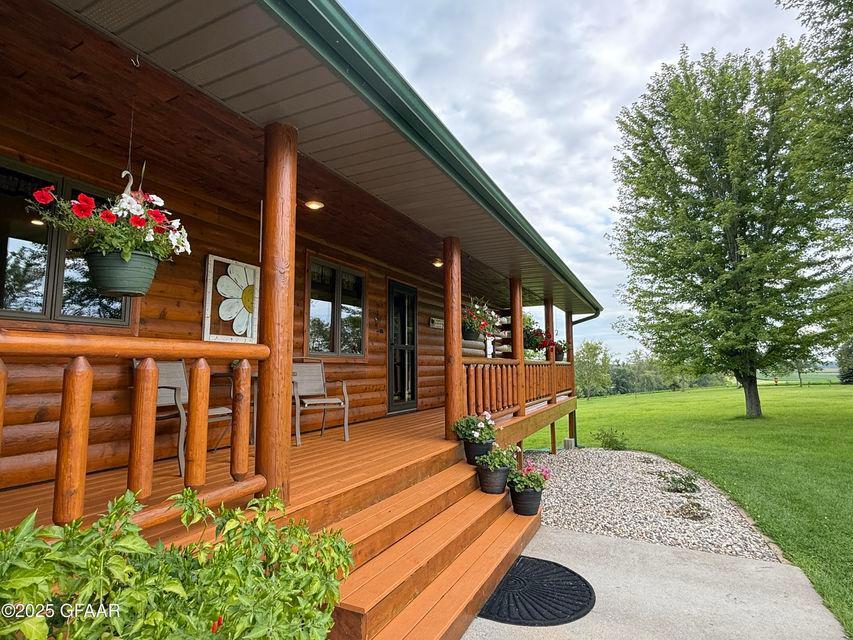 1995 single family home for sale at 17021 470th Street in Pelican Rapids, MN — 3 bed, 2 bath (photo 43 of 63)