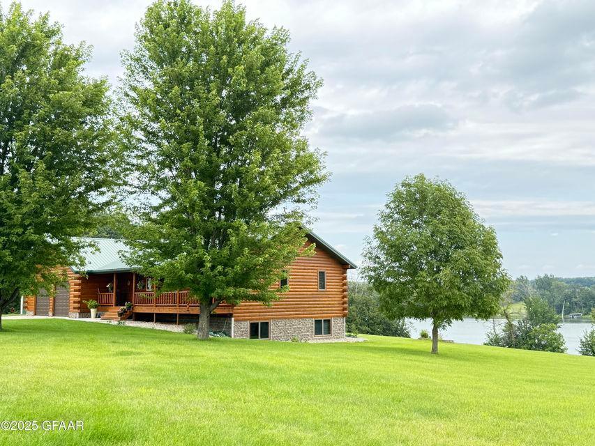 1995 single family home for sale at 17021 470th Street in Pelican Rapids, MN — 3 bed, 2 bath (photo 46 of 63)