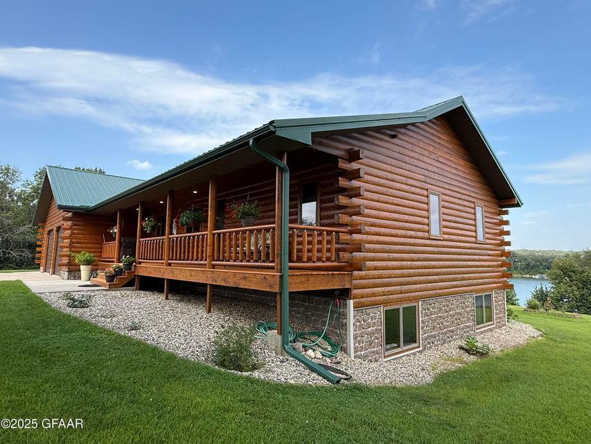 1995 single family home for sale at 17021 470th Street in Pelican Rapids, MN — 3 bed, 2 bath (photo 50 of 63)