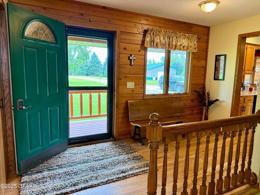 1995 single family home for sale at 17021 470th Street in Pelican Rapids, MN — 3 bed, 2 bath (photo 6 of 63)
