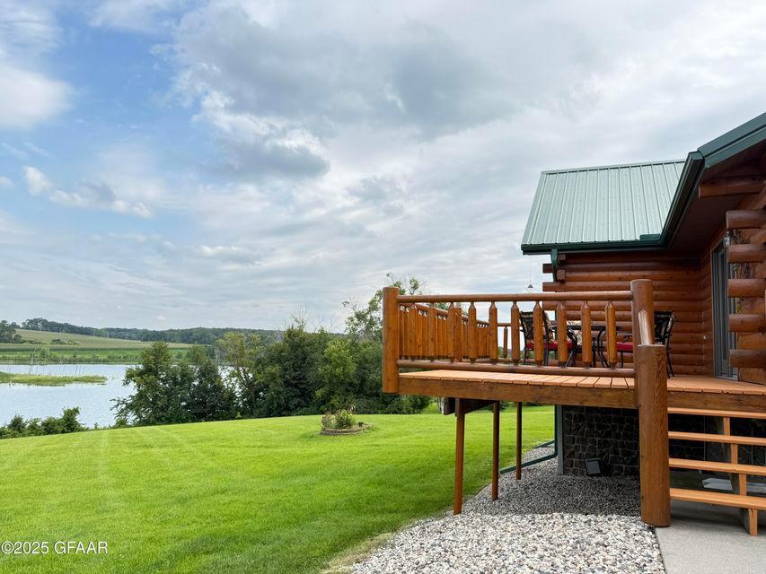 1995 single family home for sale at 17021 470th Street in Pelican Rapids, MN — 3 bed, 2 bath (photo 54 of 63)