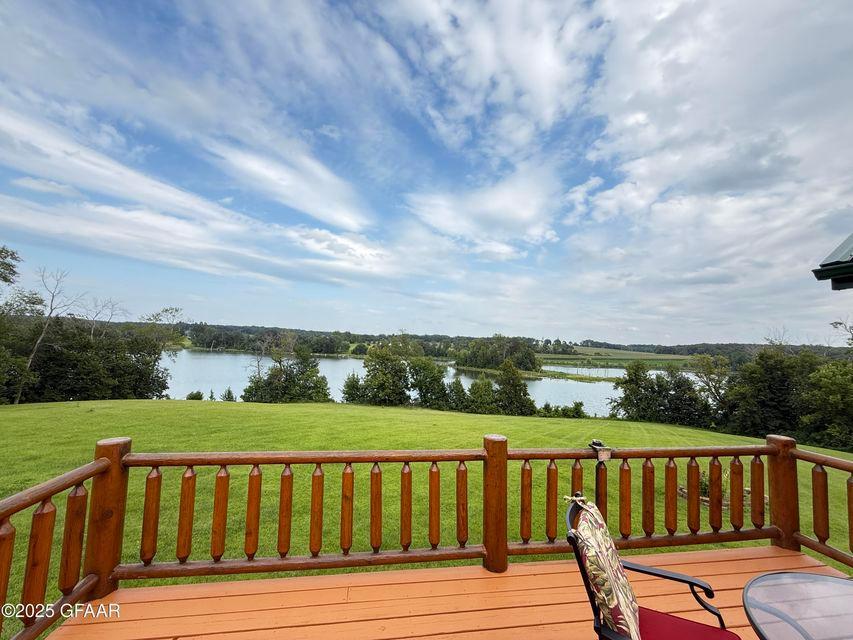 1995 single family home for sale at 17021 470th Street in Pelican Rapids, MN — 3 bed, 2 bath (photo 56 of 63)