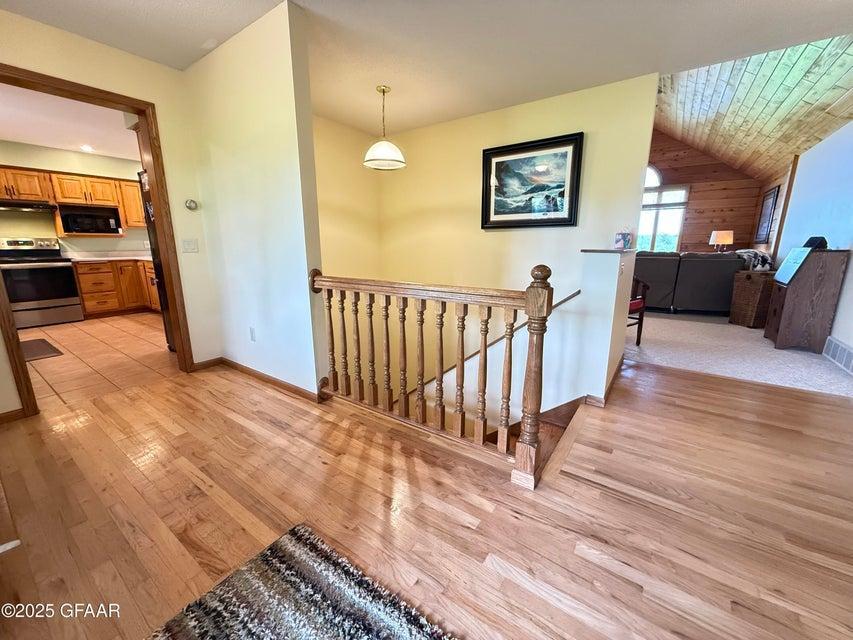 1995 single family home for sale at 17021 470th Street in Pelican Rapids, MN — 3 bed, 2 bath (photo 7 of 63)