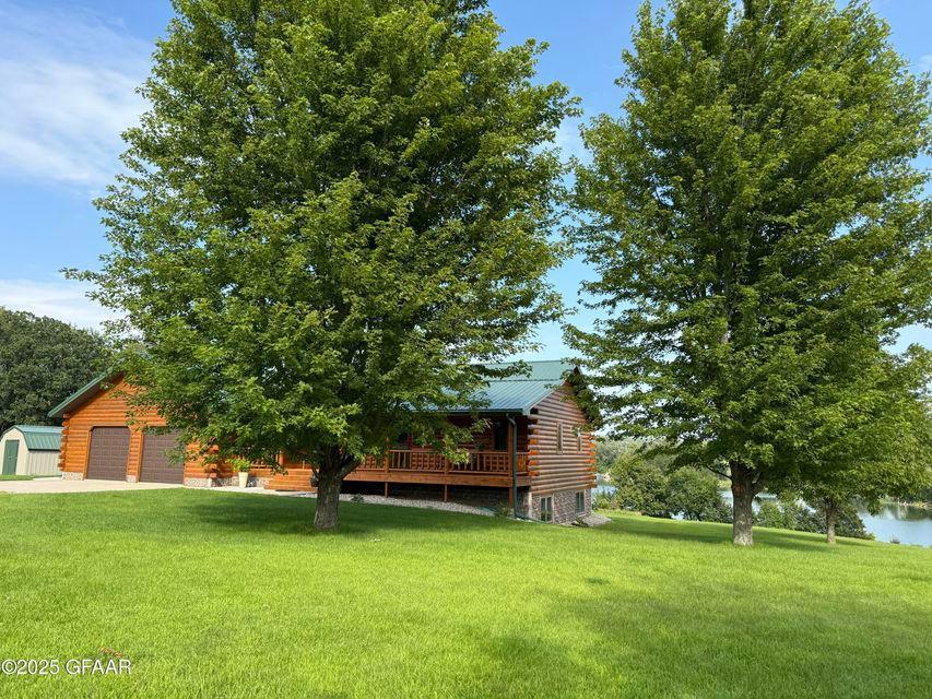1995 single family home for sale at 17021 470th Street in Pelican Rapids, MN — 3 bed, 2 bath (photo 61 of 63)
