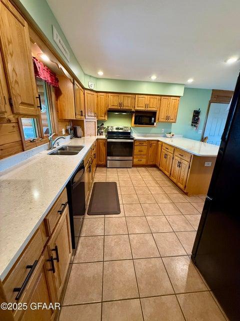 1995 single family home for sale at 17021 470th Street in Pelican Rapids, MN — 3 bed, 2 bath (photo 9 of 63)