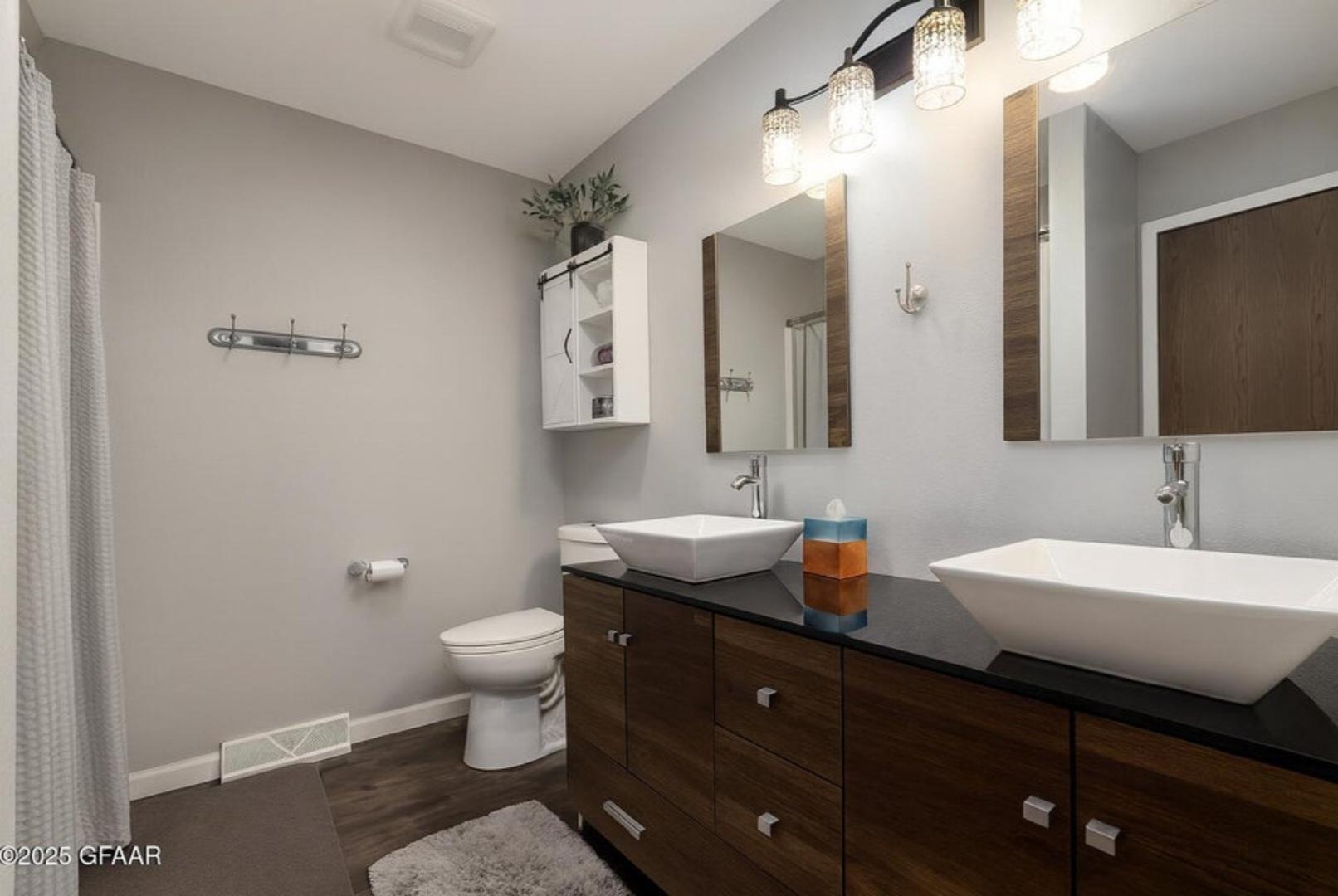 1976 single family home for sale at 3402 Par Street N in Fargo, ND — 3 bed, 2 bath (photo 12 of 21)