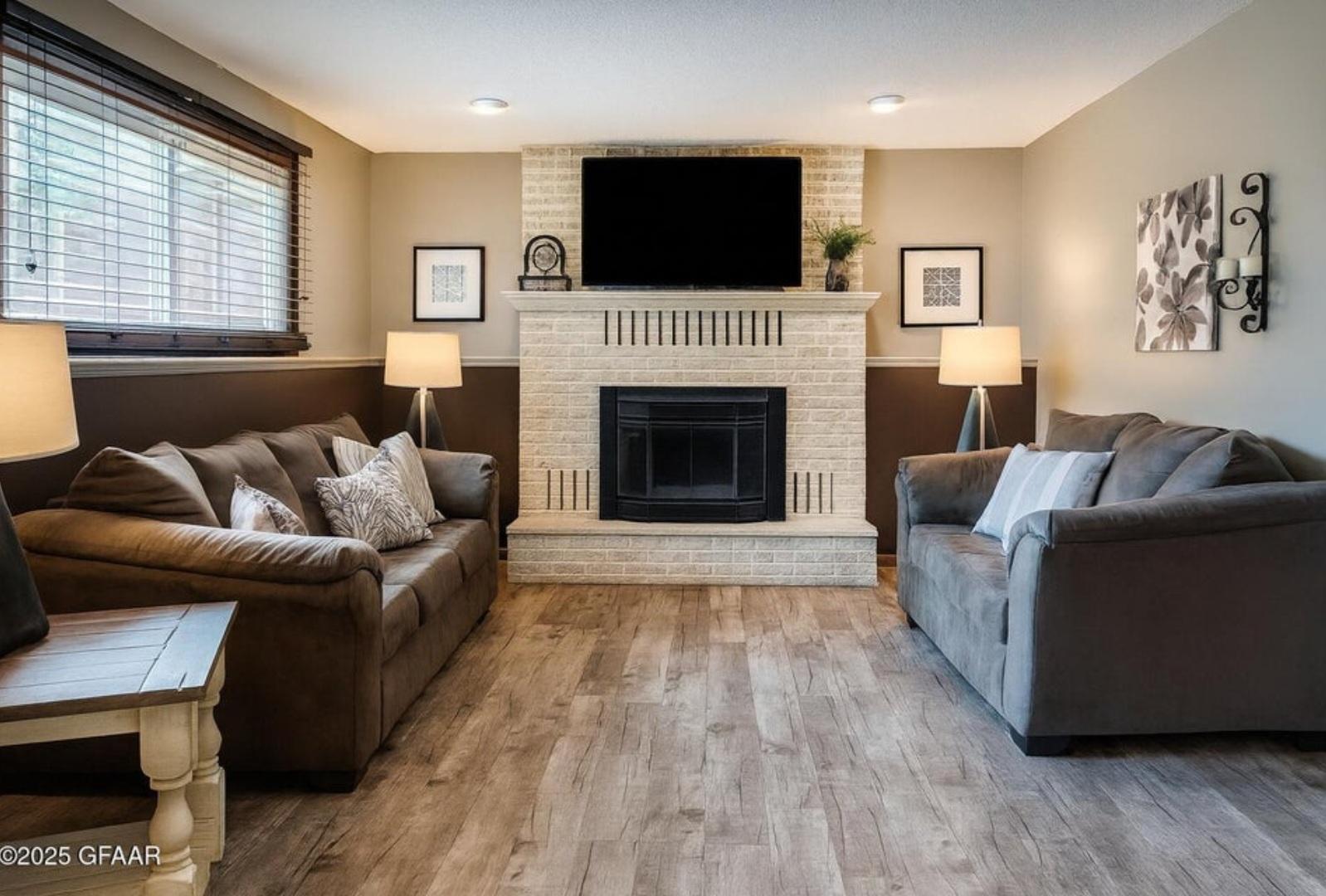 1976 single family home for sale at 3402 Par Street N in Fargo, ND — 3 bed, 2 bath (photo 13 of 21)