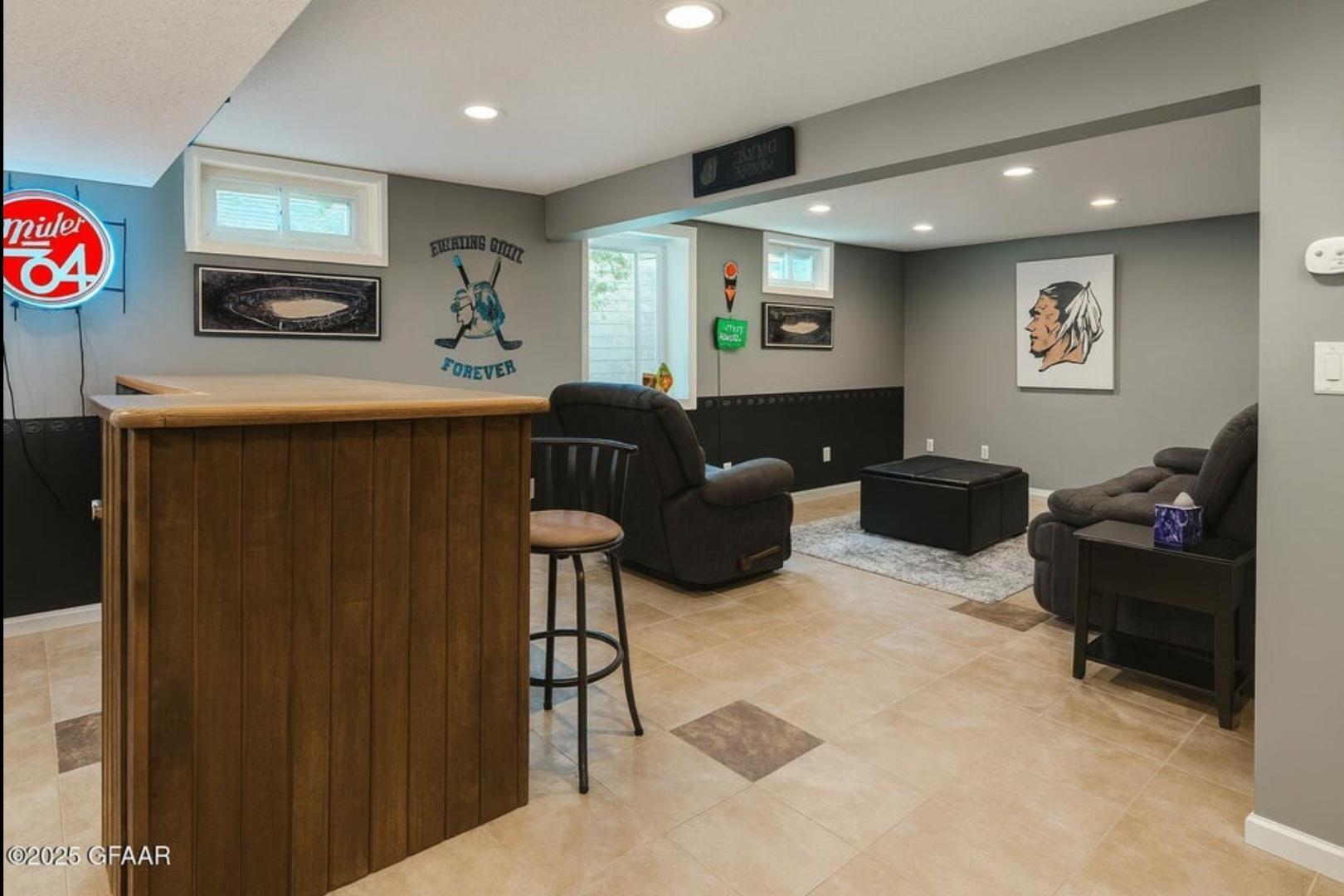 1976 single family home for sale at 3402 Par Street N in Fargo, ND — 3 bed, 2 bath (photo 16 of 21)