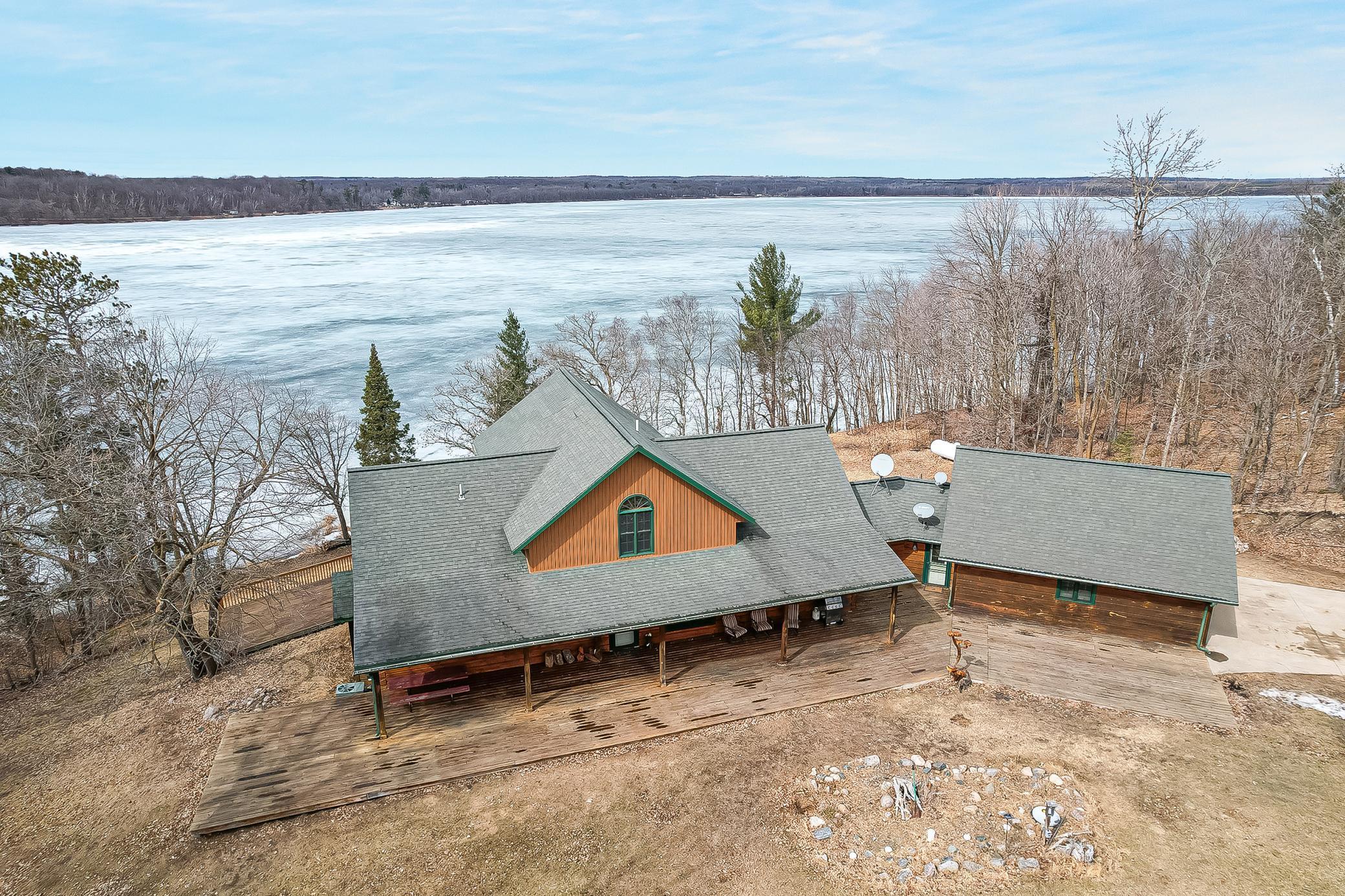 2003 single family home for sale at 44148 Ida's Road in Osage, MN — 4 bed, 4 bath (photo 7 of 45)