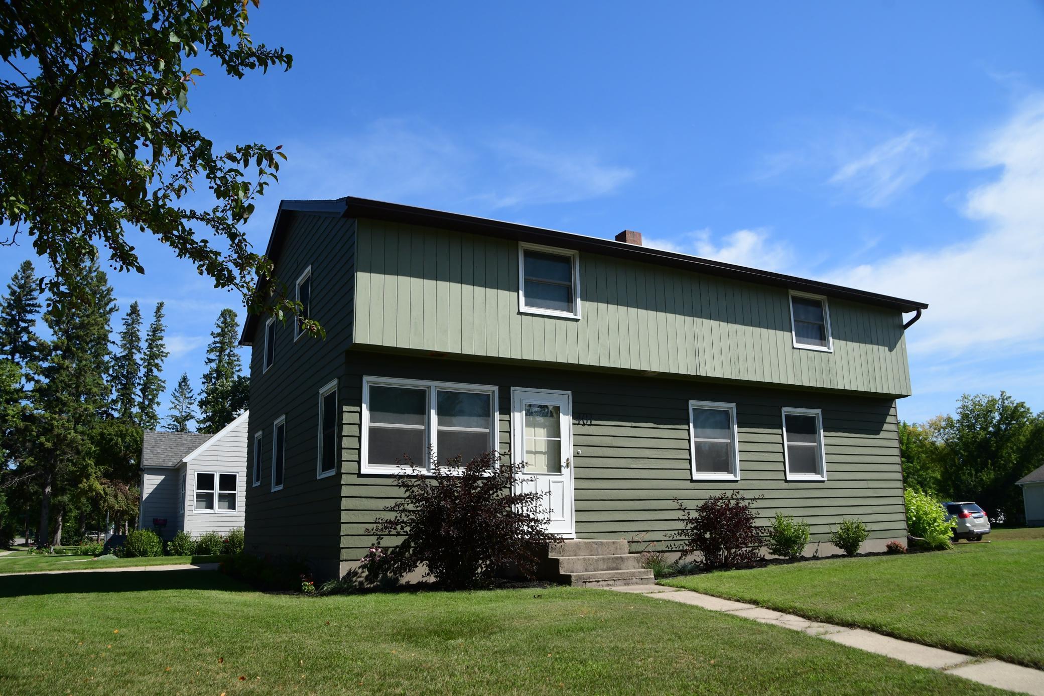 401 Center Street E, Roseau MN 56751 - Photo 2 of 30