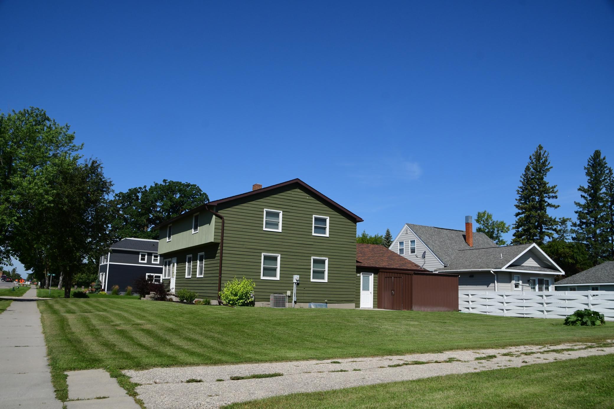 401 Center Street E, Roseau MN 56751 - Photo 4 of 30